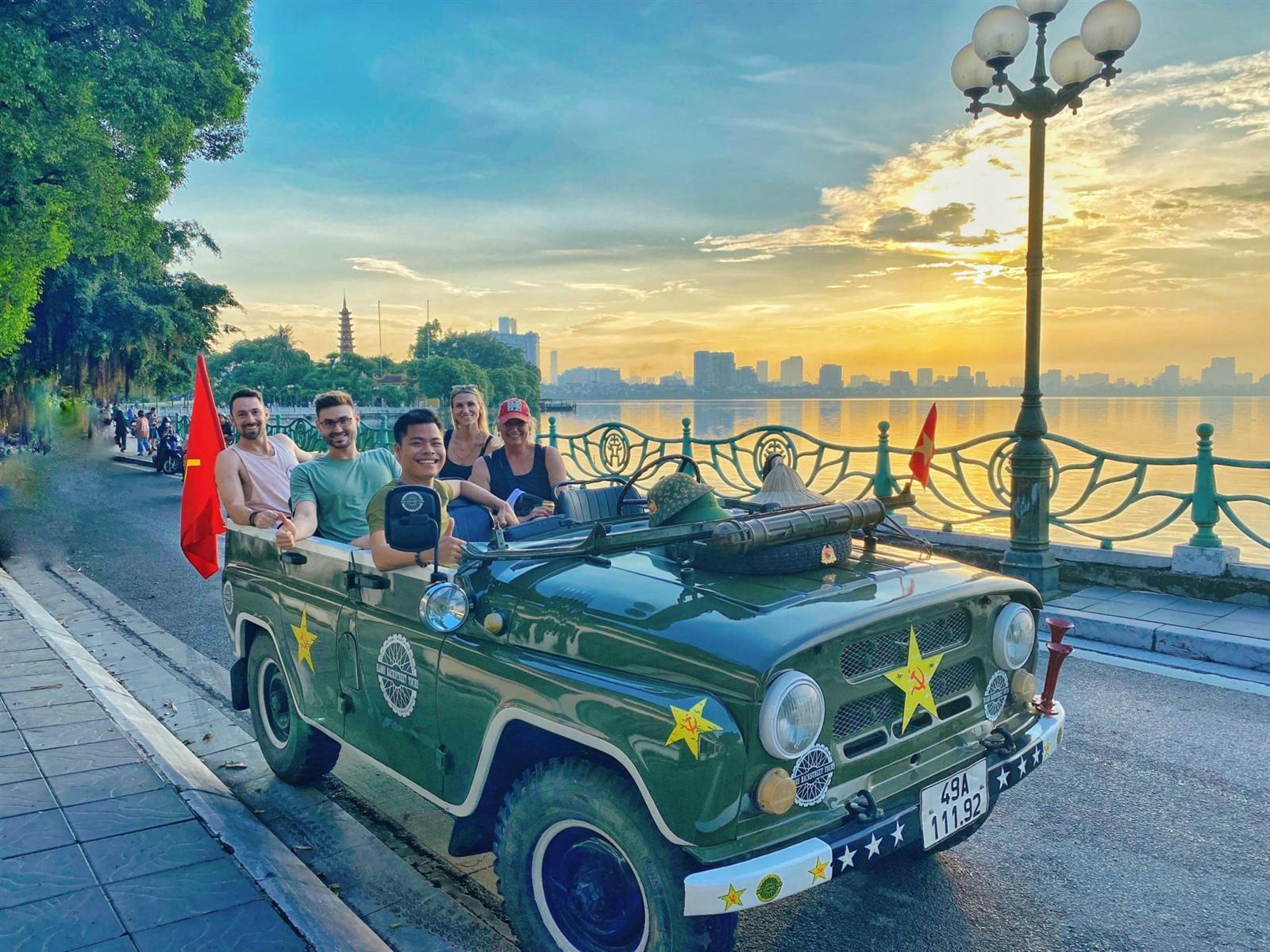 Jeep tour through Hanoi's Old Quarter