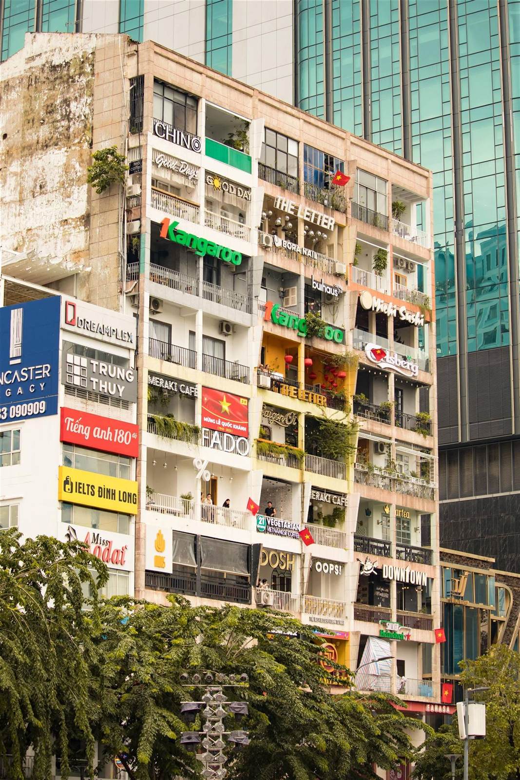 The Cafe Apartment building in Ho Chi Minh City