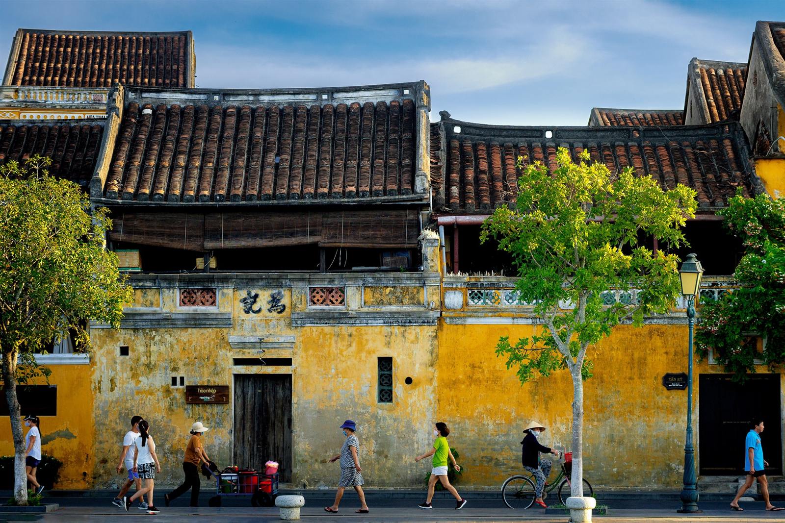 Lantern-lit streets of Hoi An Ancient Town
